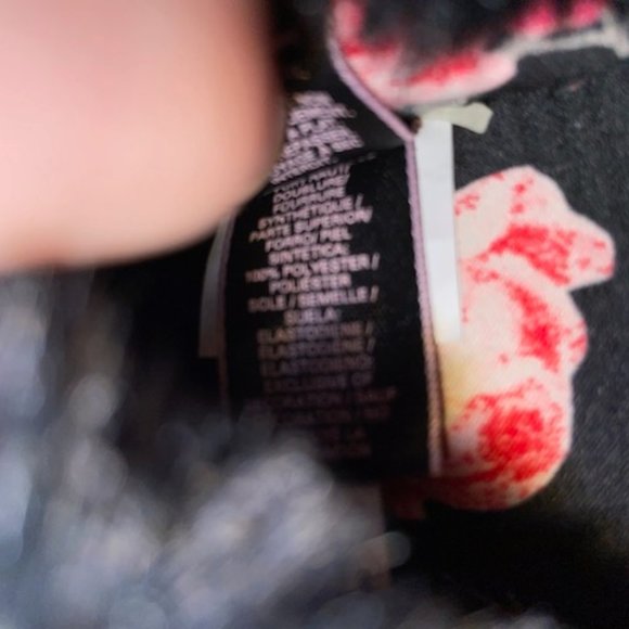 Victoria's Secret Floral Satin Slippers  faux fur trim. Size L  Black pink NWOT - Picture 11 of 12